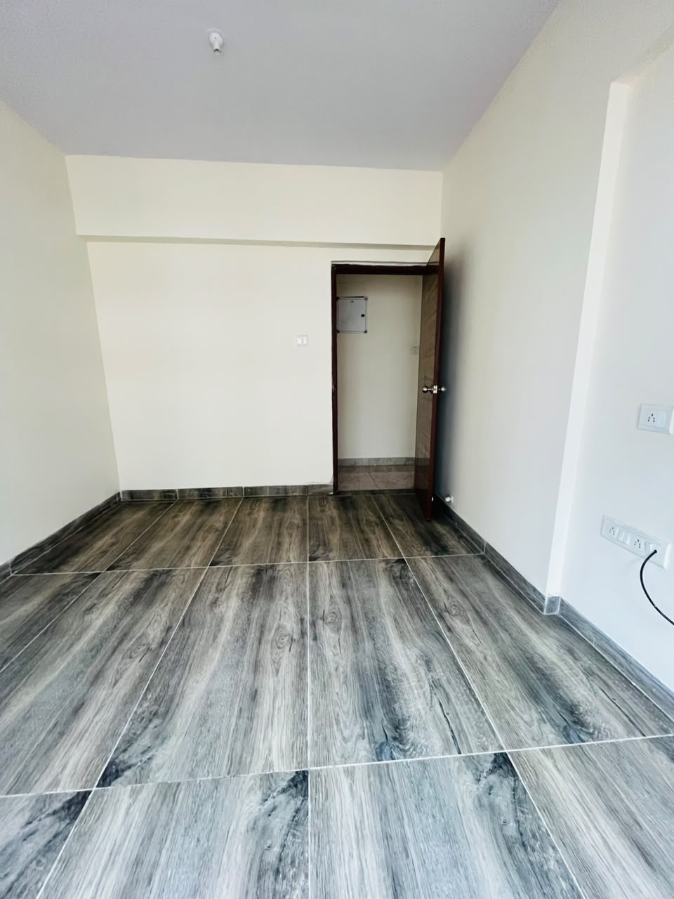 2 BHK Tilak Nagar